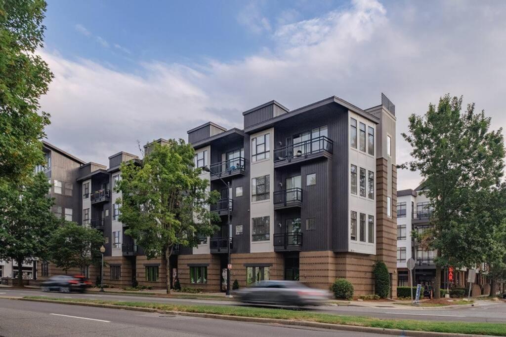 Townhouse In Uptown King Bed-Wi-Fi-Free Parking-Pool Apartment Charlotte Exterior photo